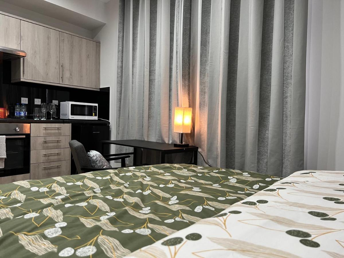 The Grande Residence - Close To Central London & Next To Northfield Tube Station Hanwell المظهر الخارجي الصورة