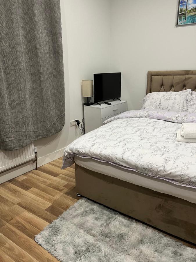 The Grande Residence - Close To Central London & Next To Northfield Tube Station Hanwell المظهر الخارجي الصورة