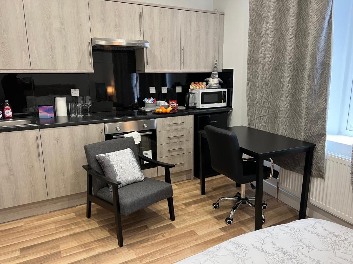 The Grande Residence - Close To Central London & Next To Northfield Tube Station Hanwell المظهر الخارجي الصورة