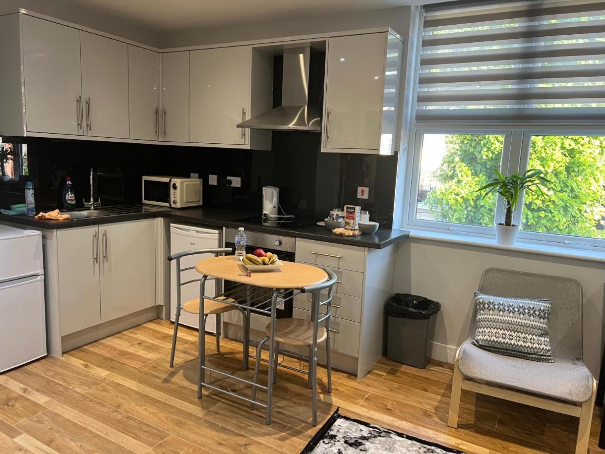 The Grande Residence - Close To Central London & Next To Northfield Tube Station Hanwell المظهر الخارجي الصورة